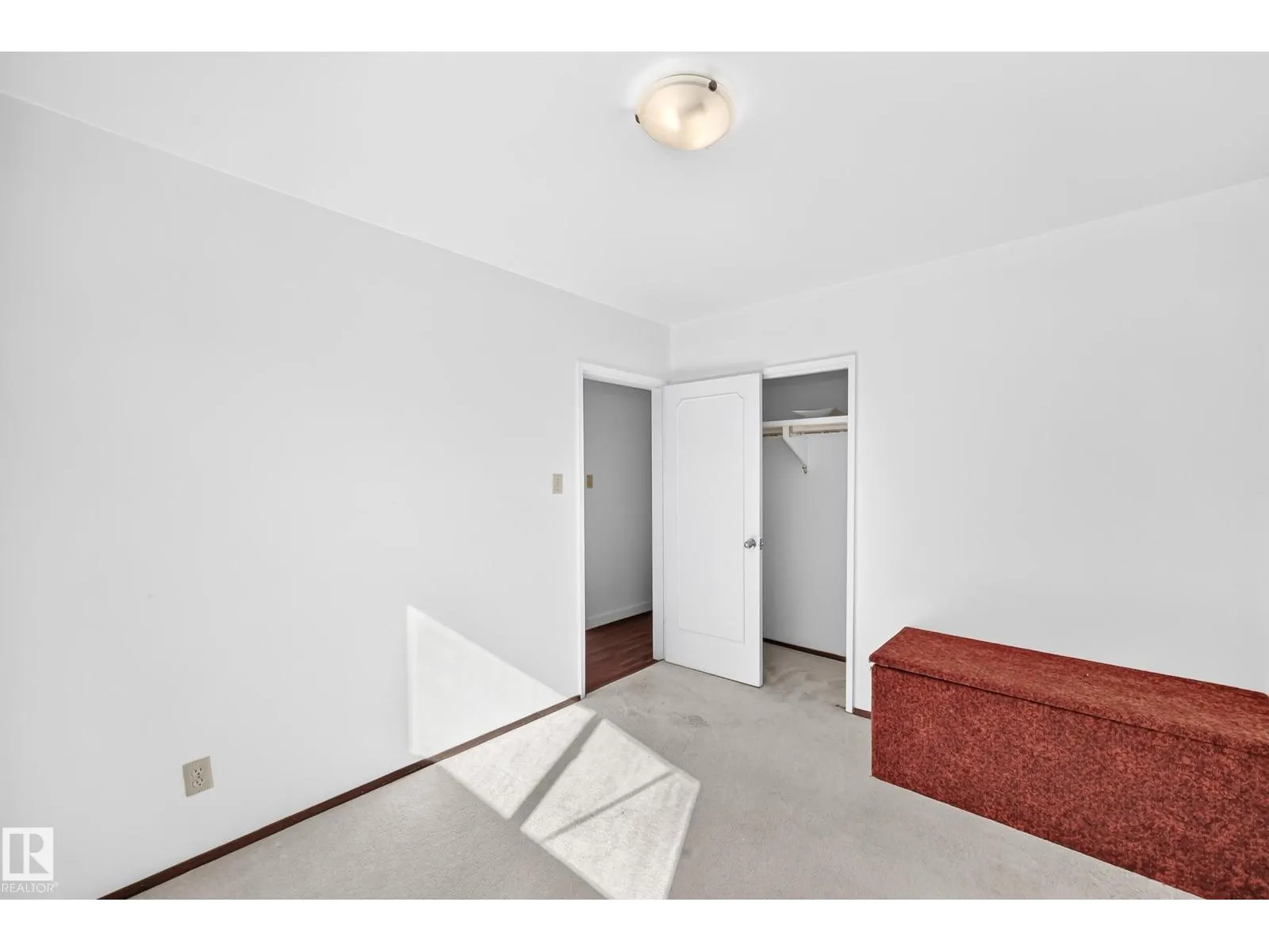4008 124 ST NW