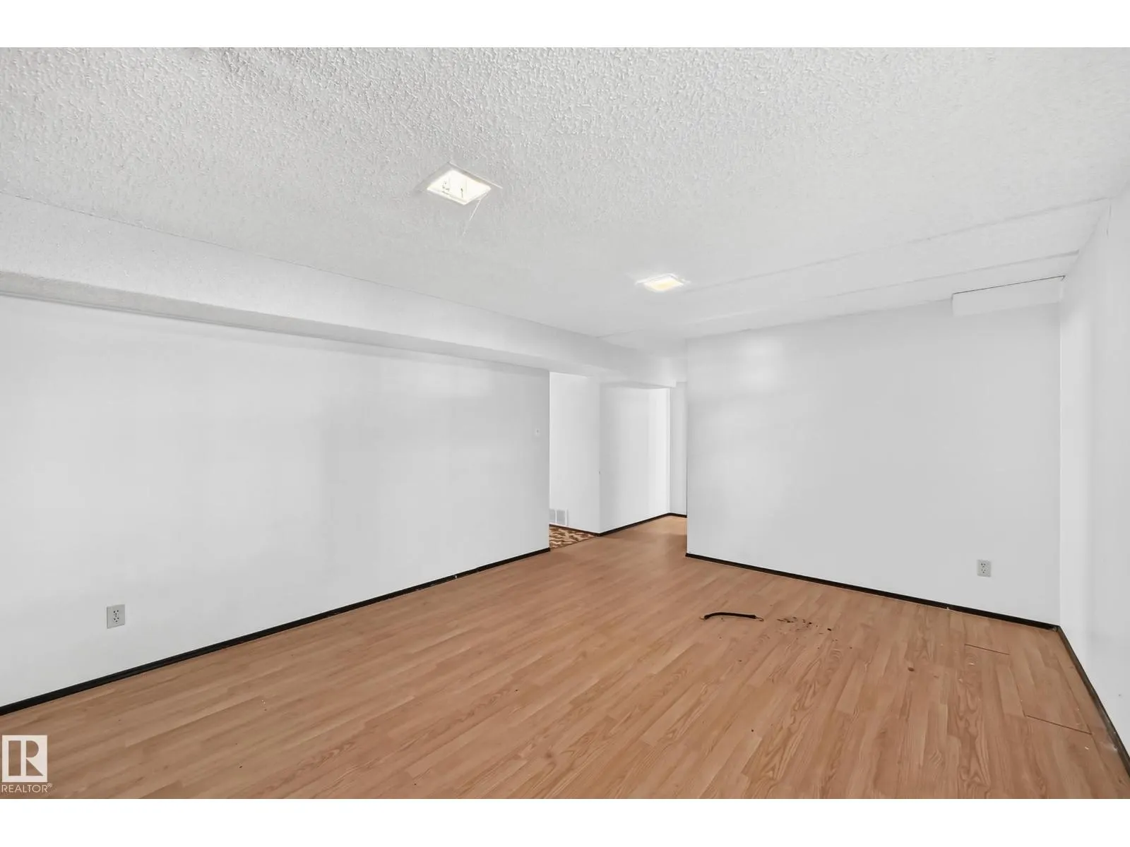 4008 124 ST NW