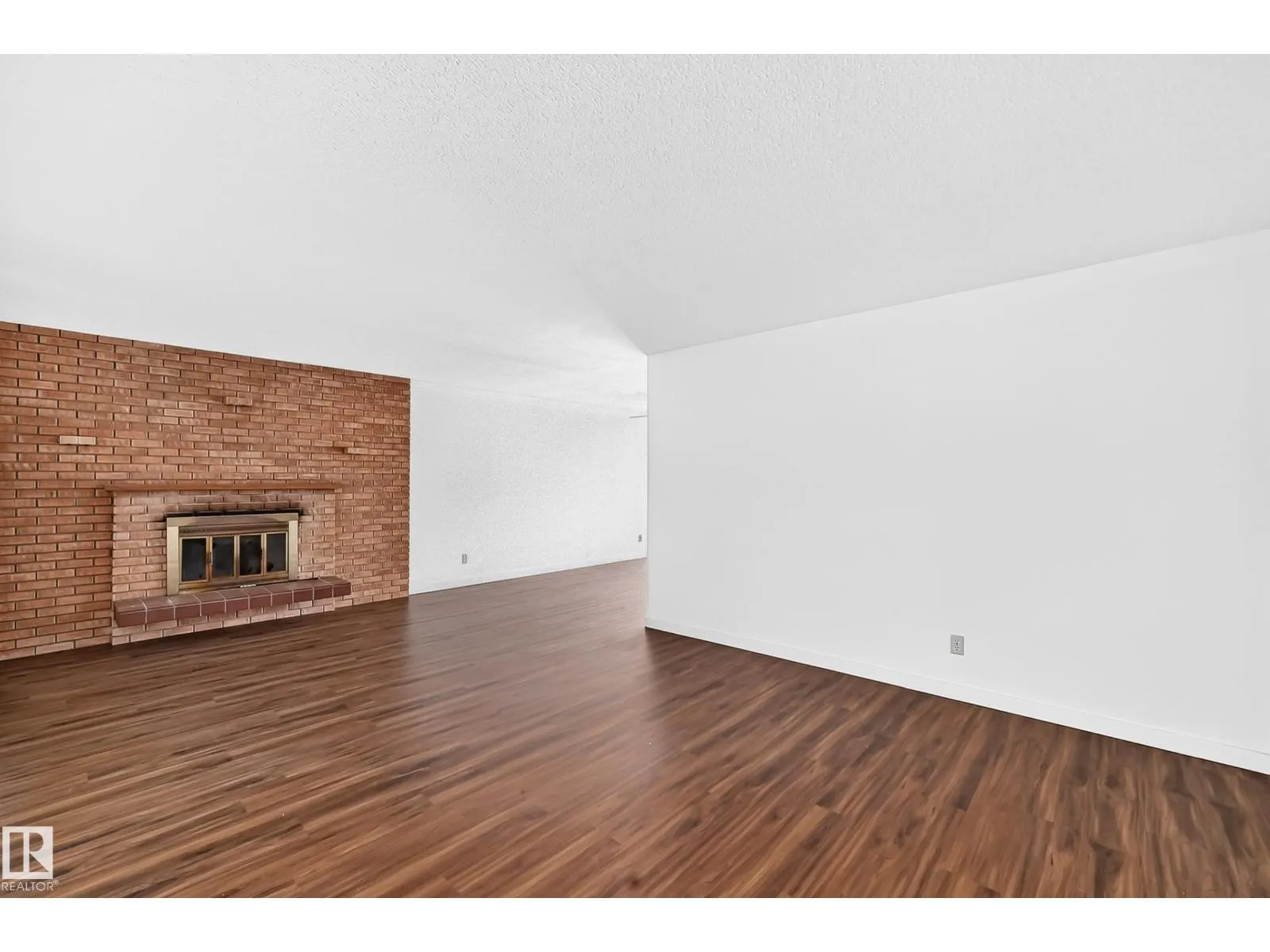 4008 124 ST NW