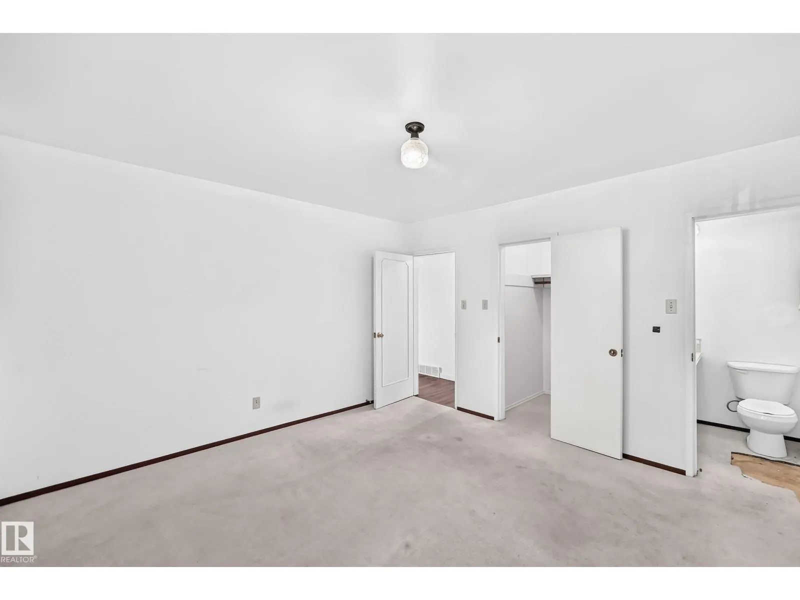 4008 124 ST NW