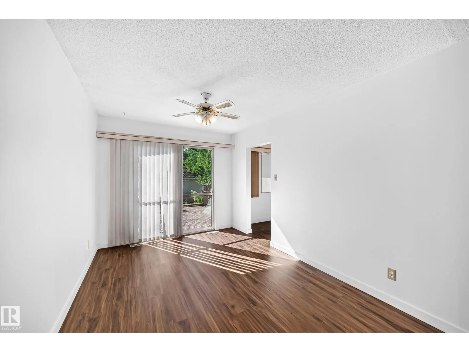 4008 124 ST NW