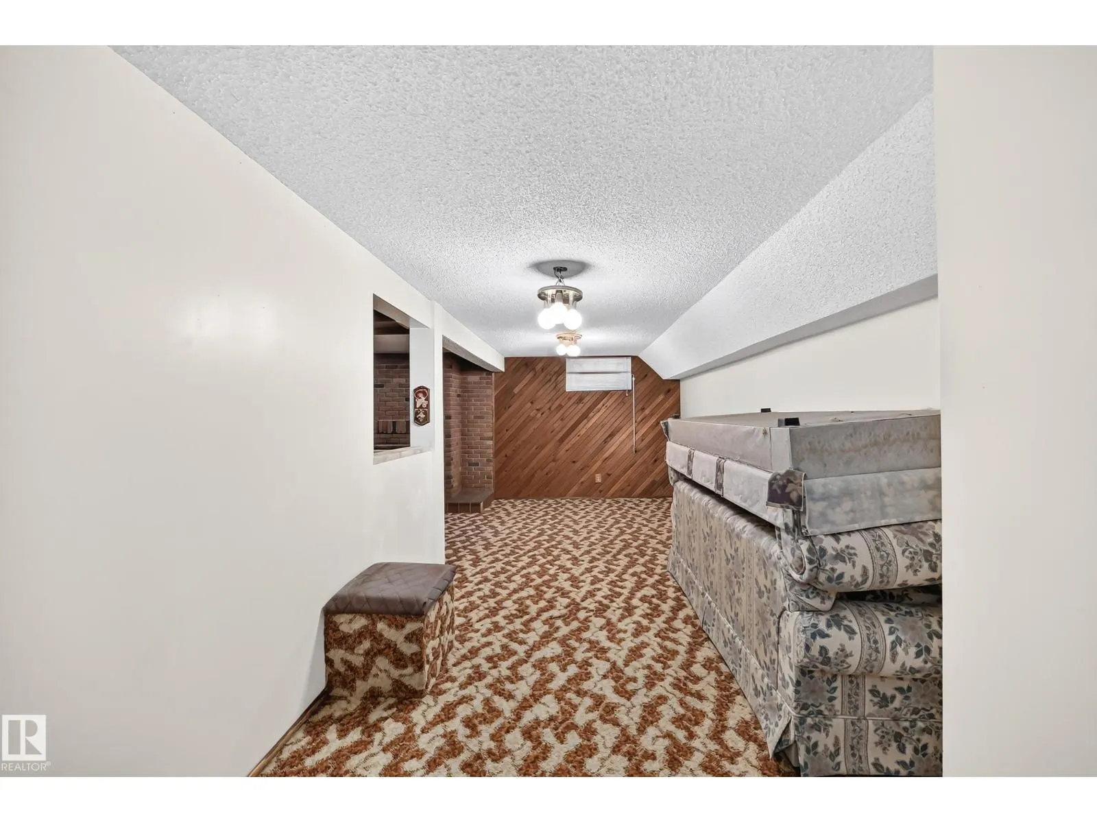 4008 124 ST NW