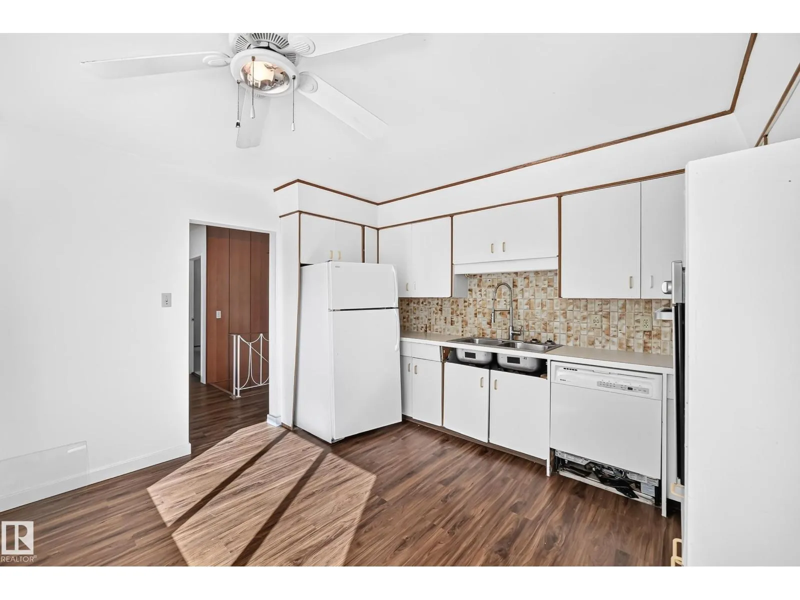 4008 124 ST NW