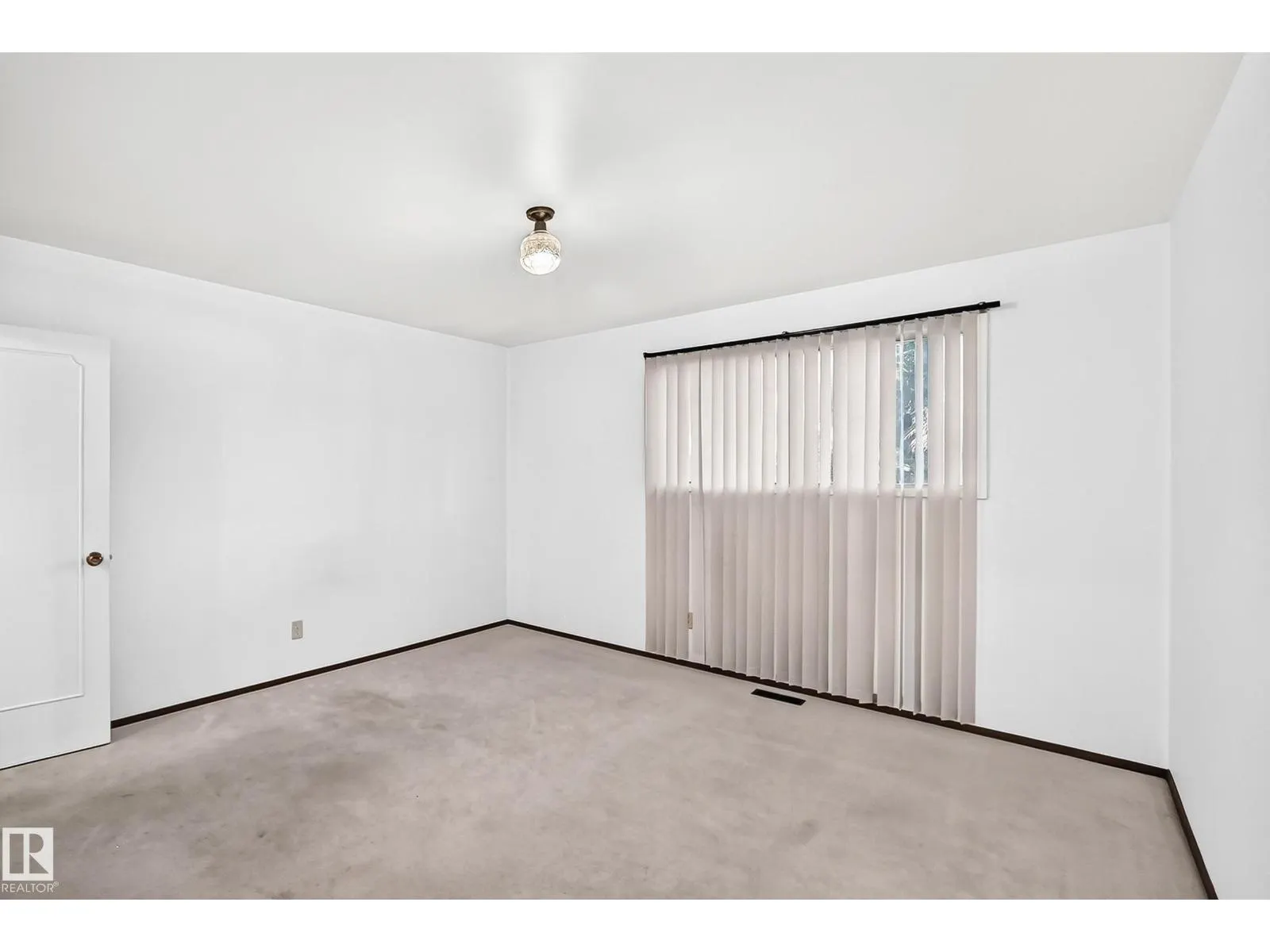 4008 124 ST NW