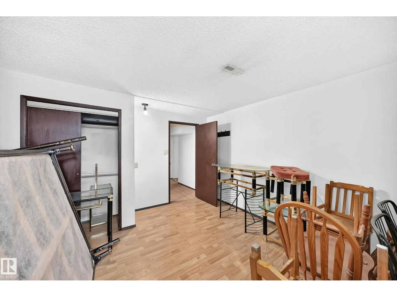 4008 124 ST NW