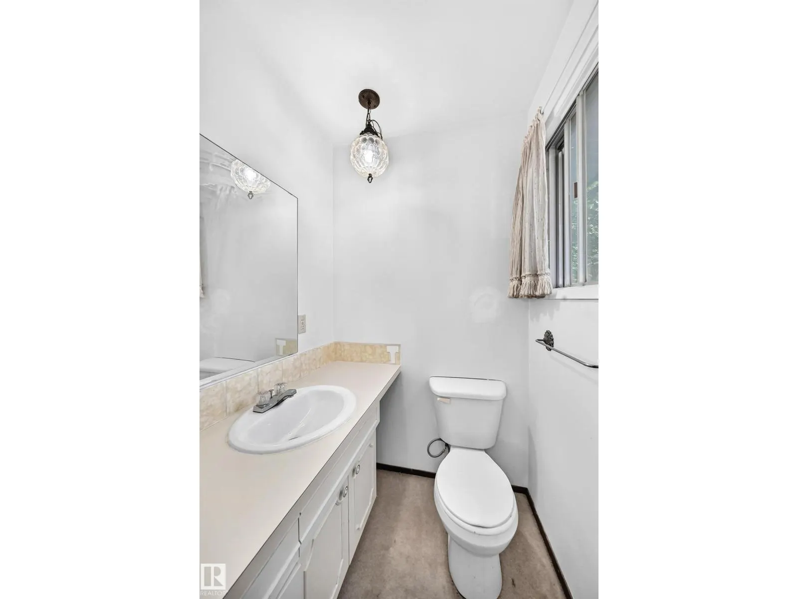 4008 124 ST NW