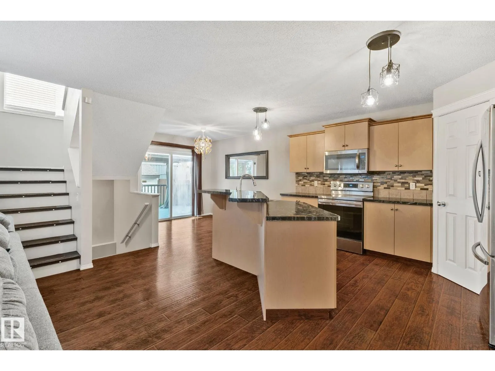 15140 141 ST NW