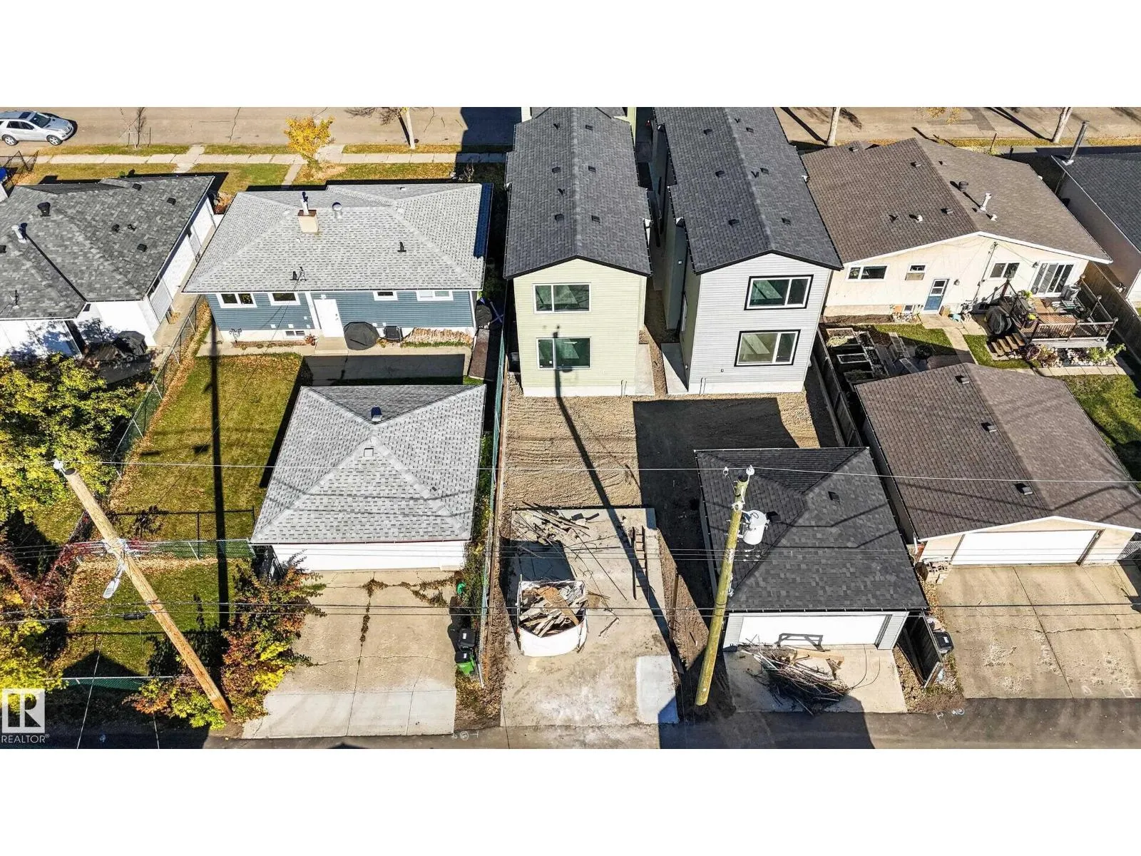 3607 112 AV NW NW