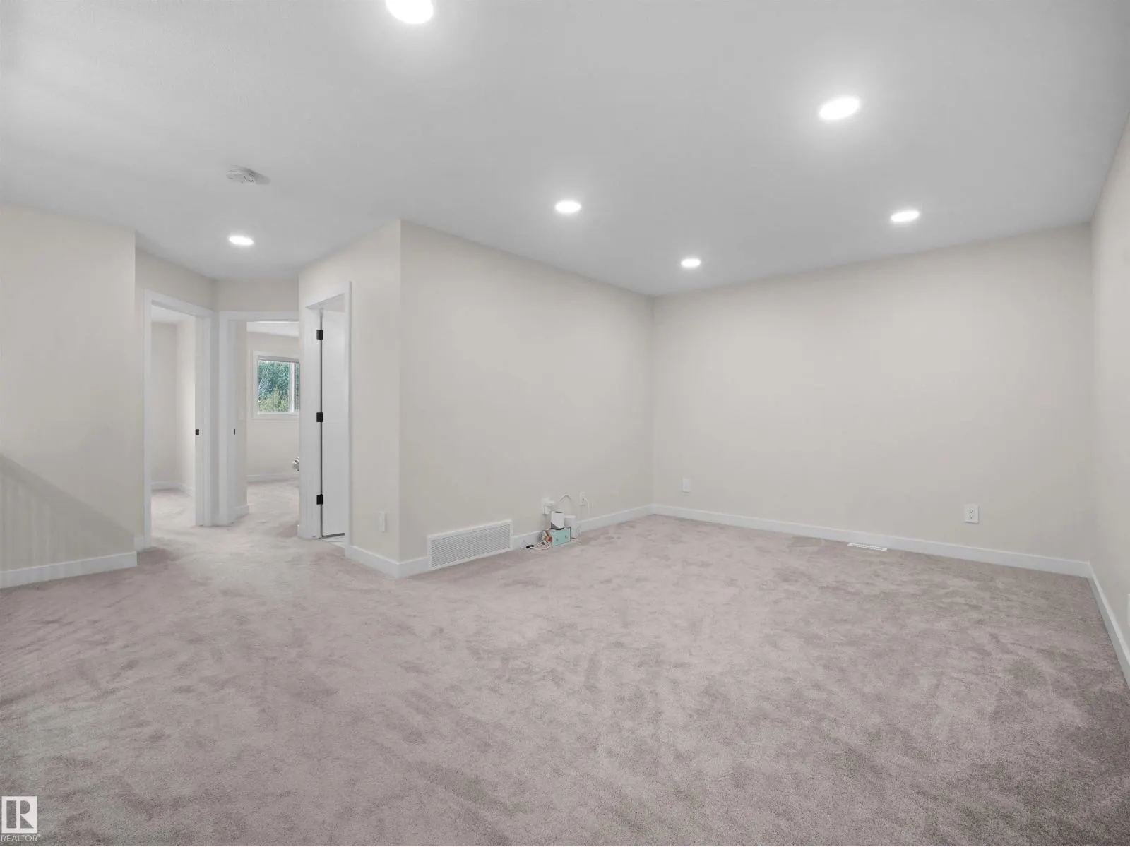 3724 214 ST NW