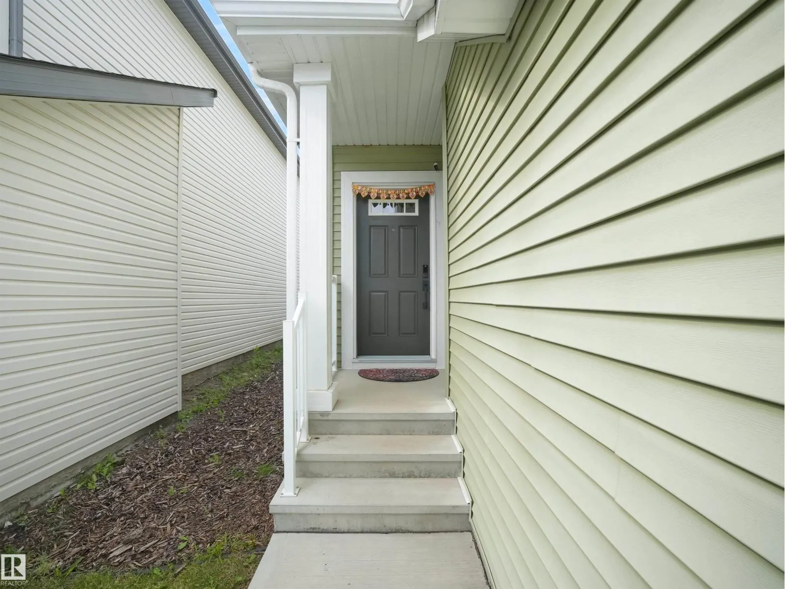 3724 214 ST NW