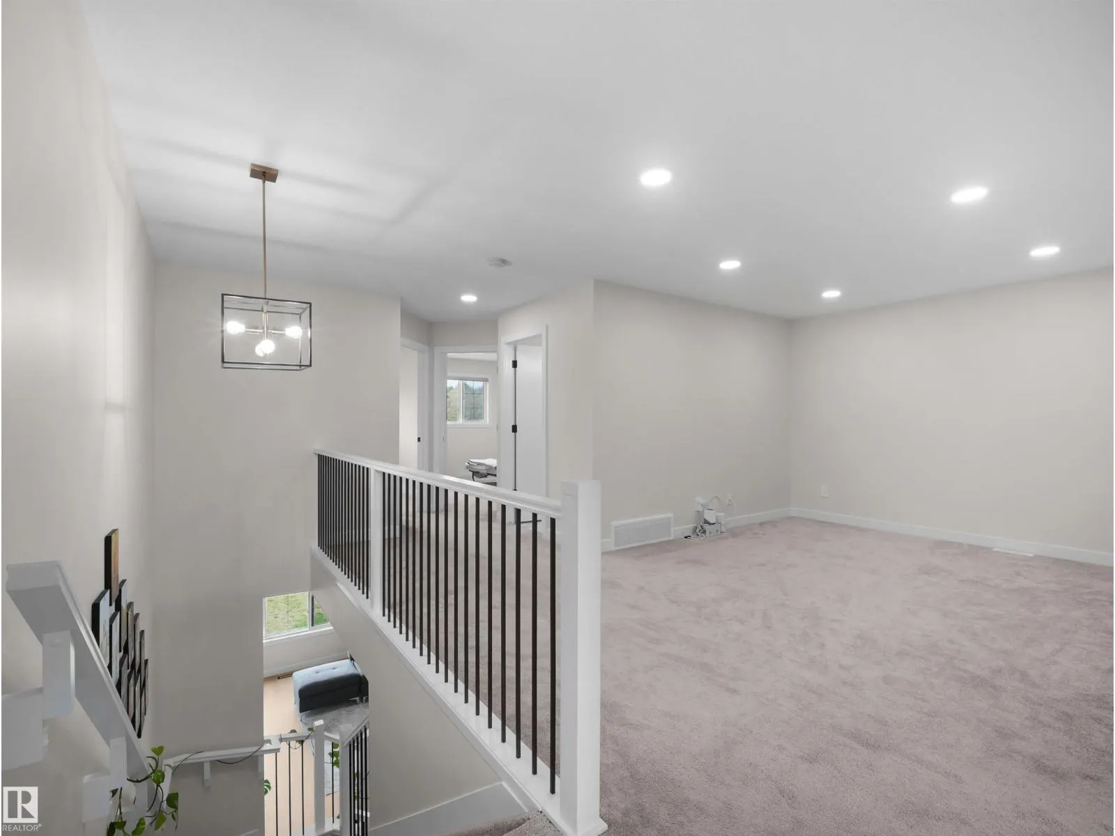3724 214 ST NW