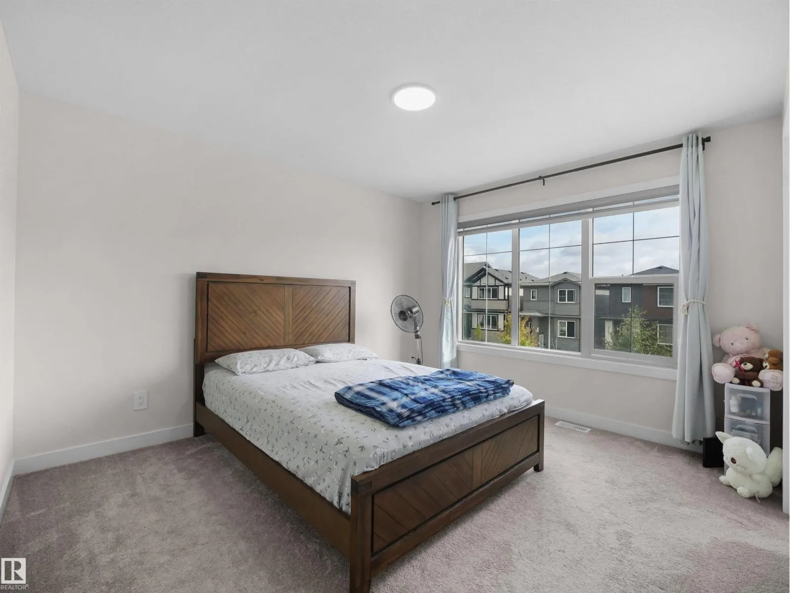 3724 214 ST NW