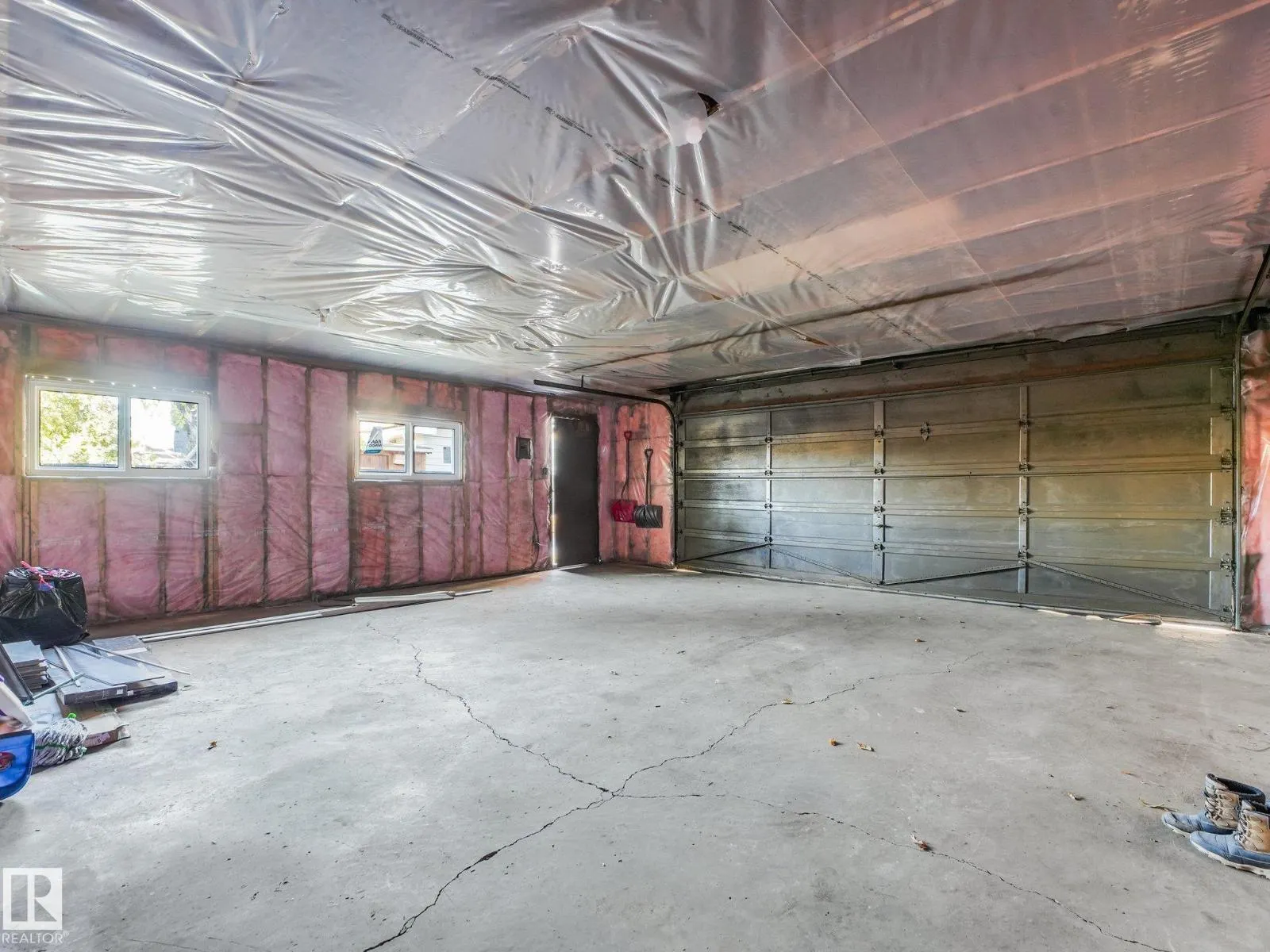 1036 MOYER DR