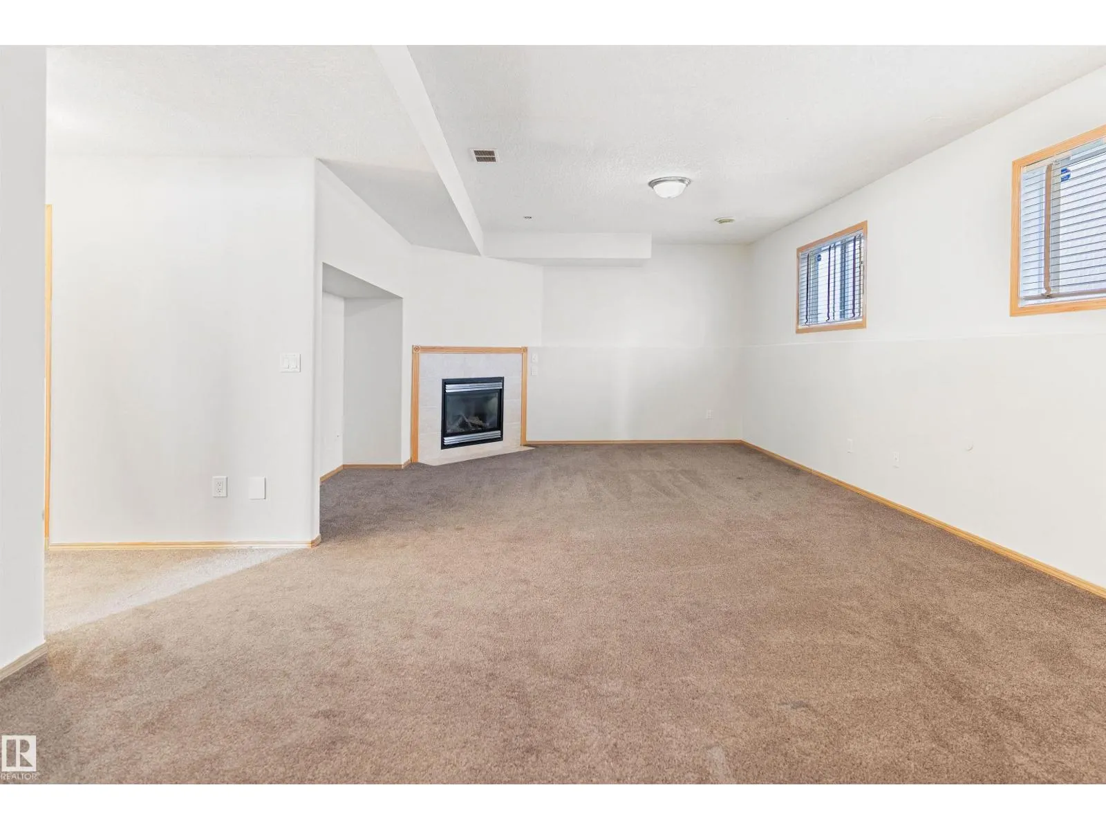 8010 166A AV NW