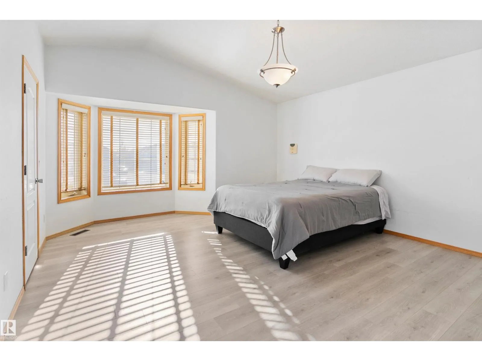 8010 166A AV NW