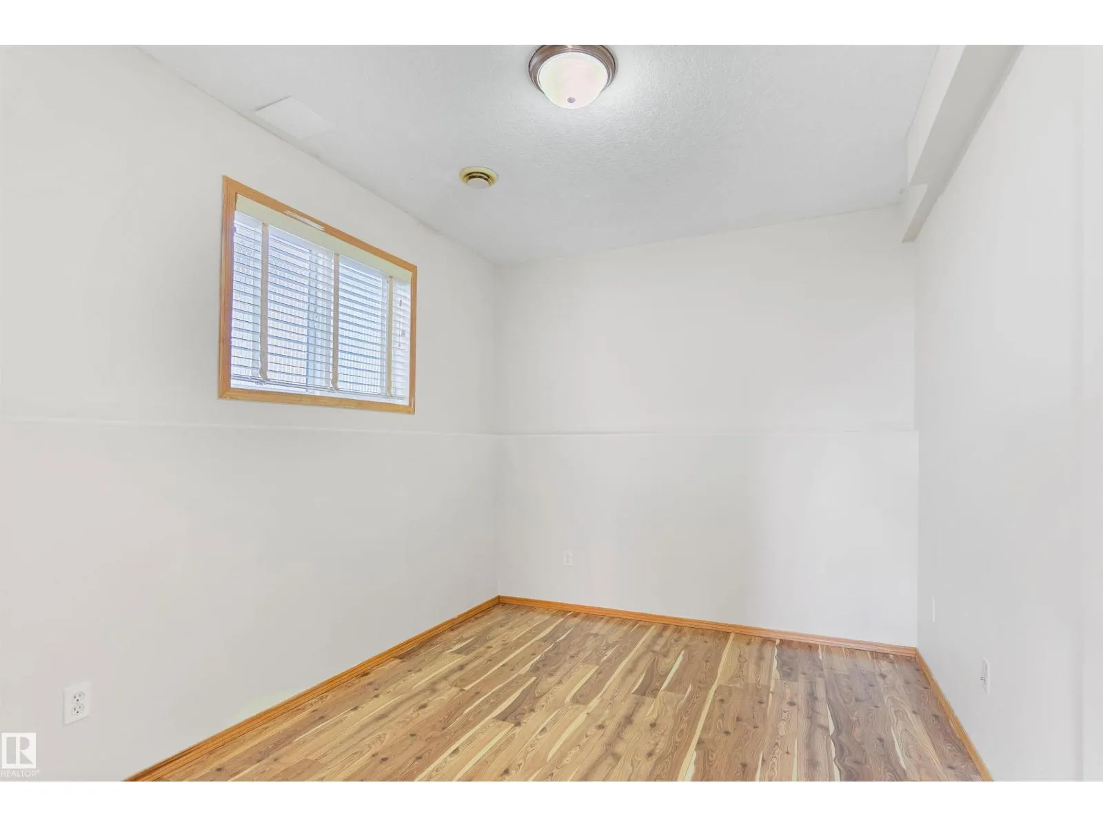 8010 166A AV NW