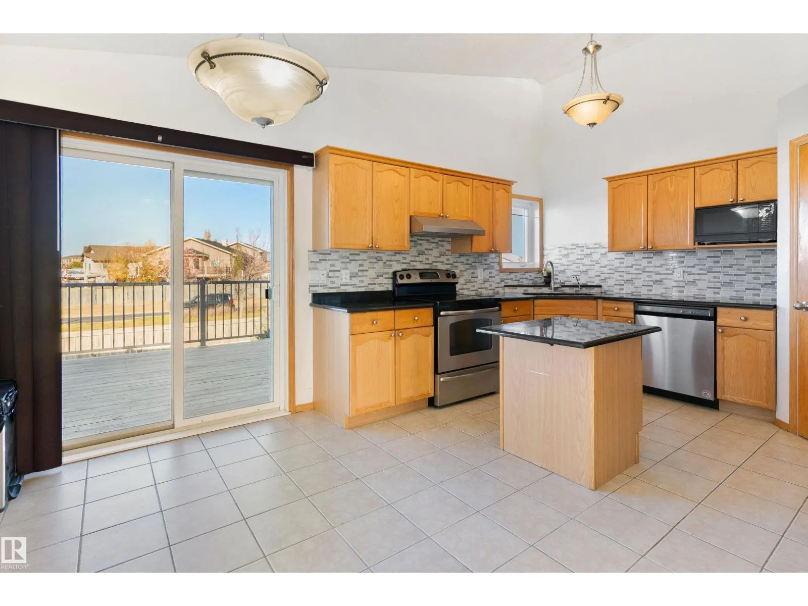 8010 166A AV NW