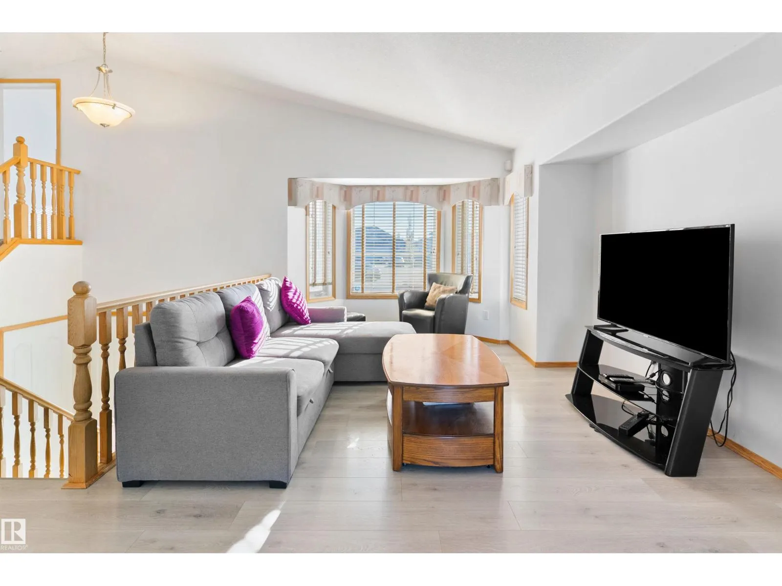 8010 166A AV NW