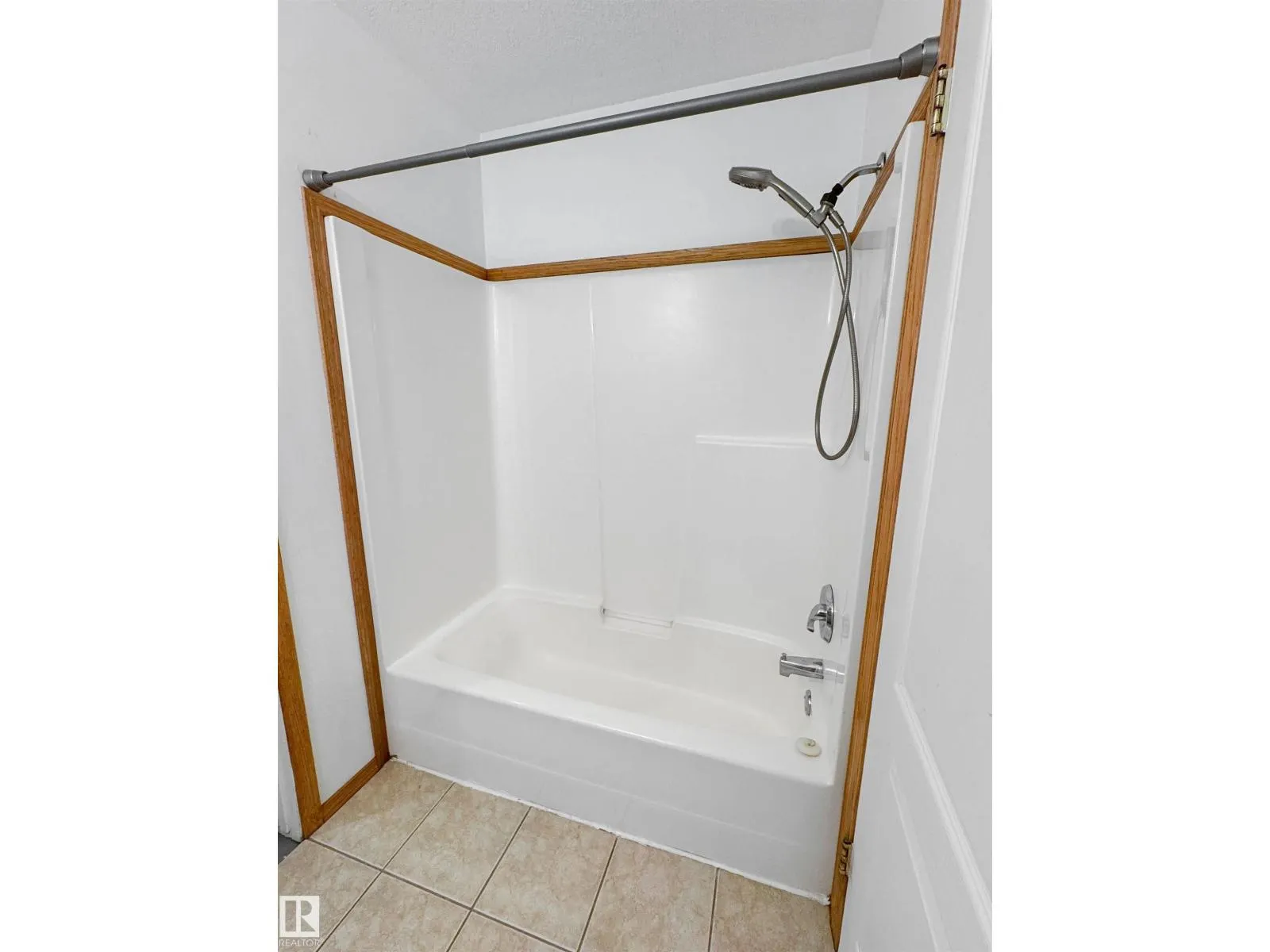 8010 166A AV NW