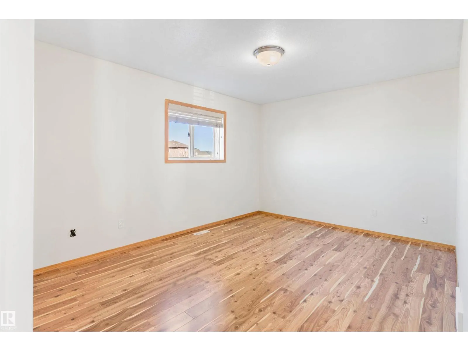 8010 166A AV NW