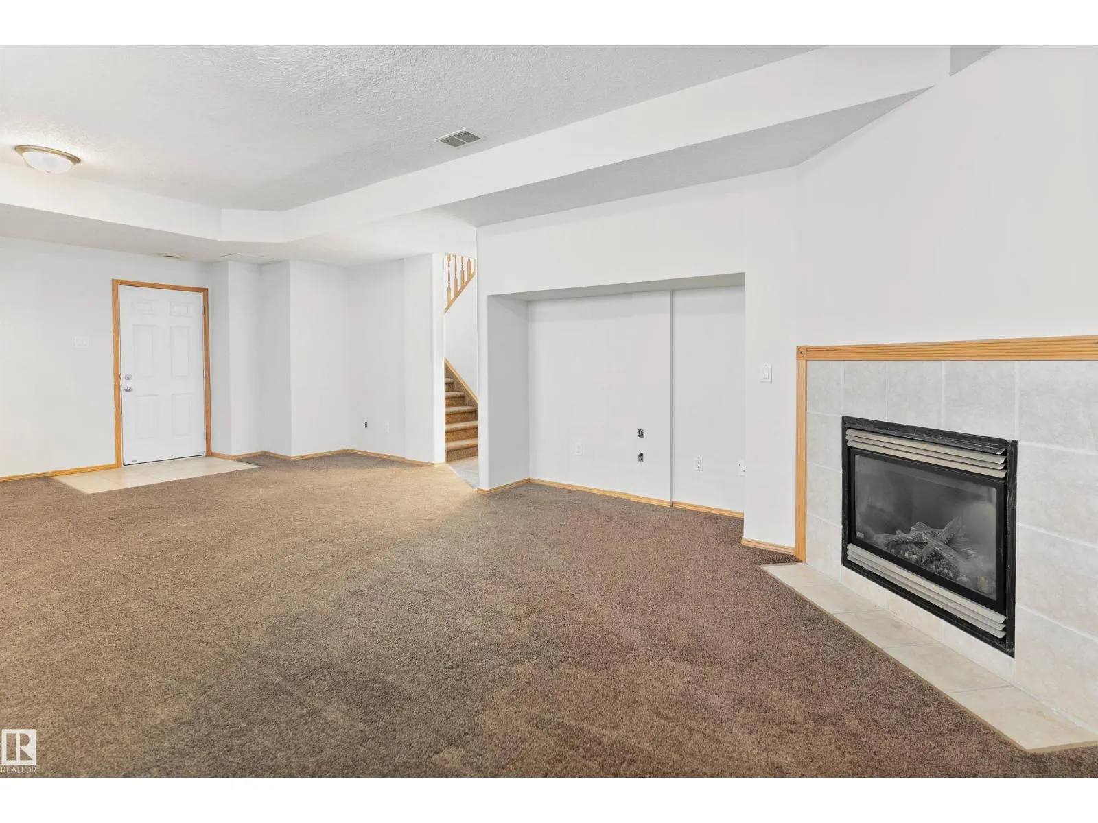 8010 166A AV NW