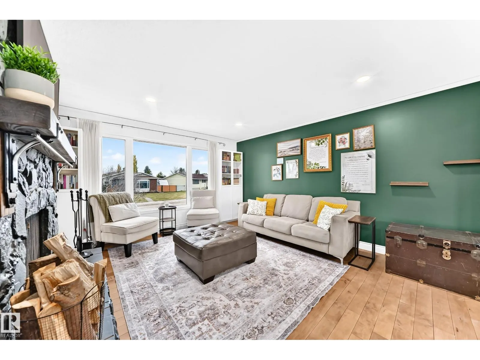 87 WAVERLEY CR