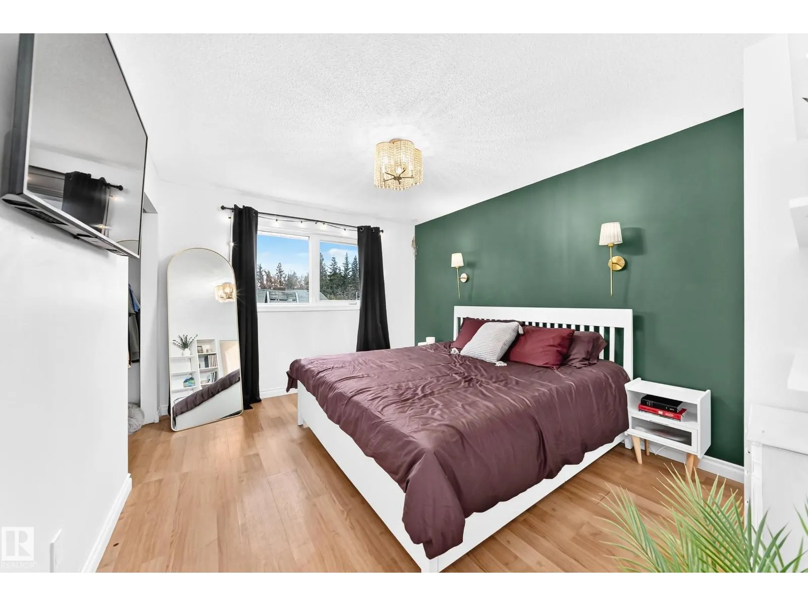87 WAVERLEY CR