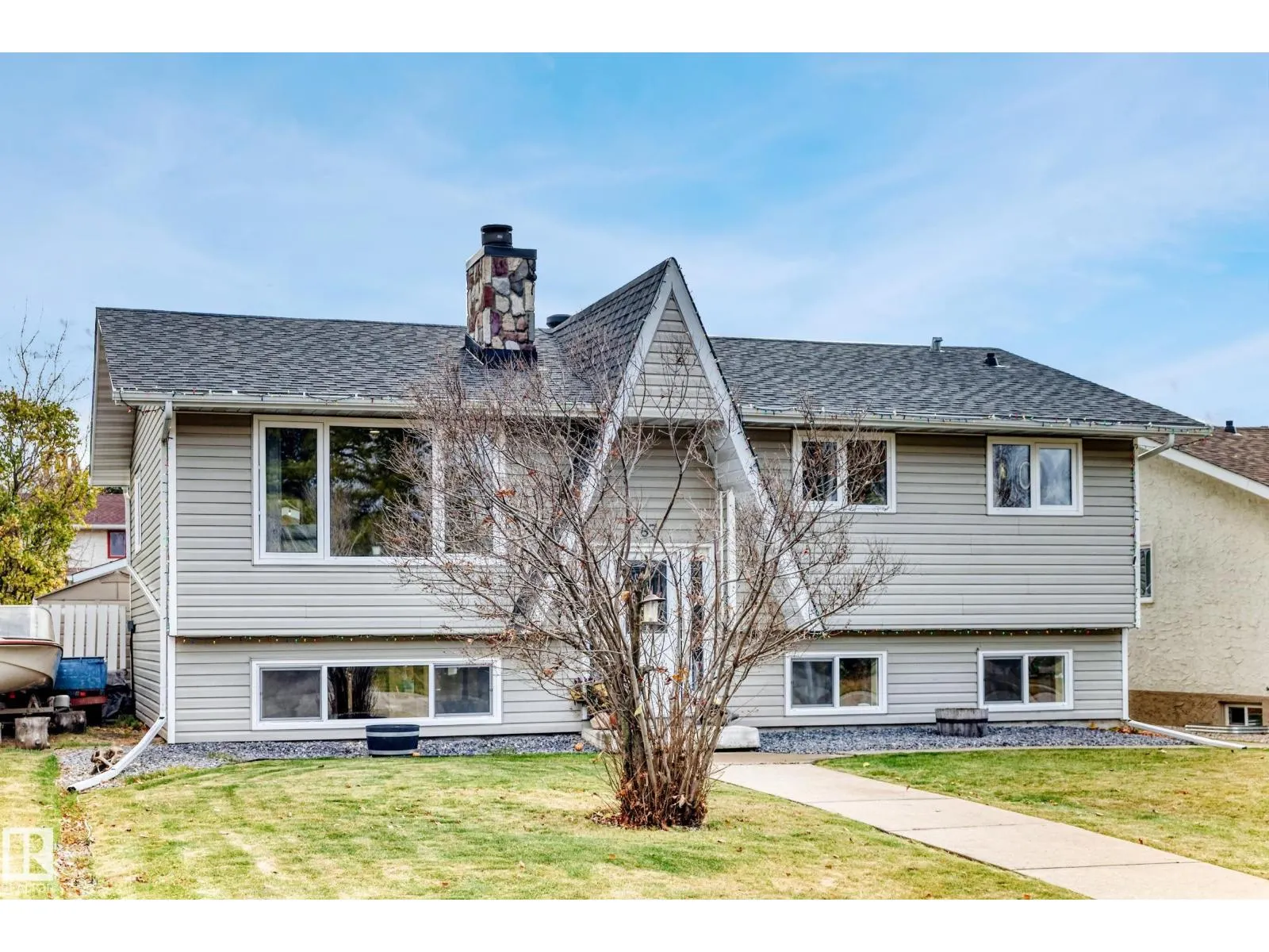 87 WAVERLEY CR