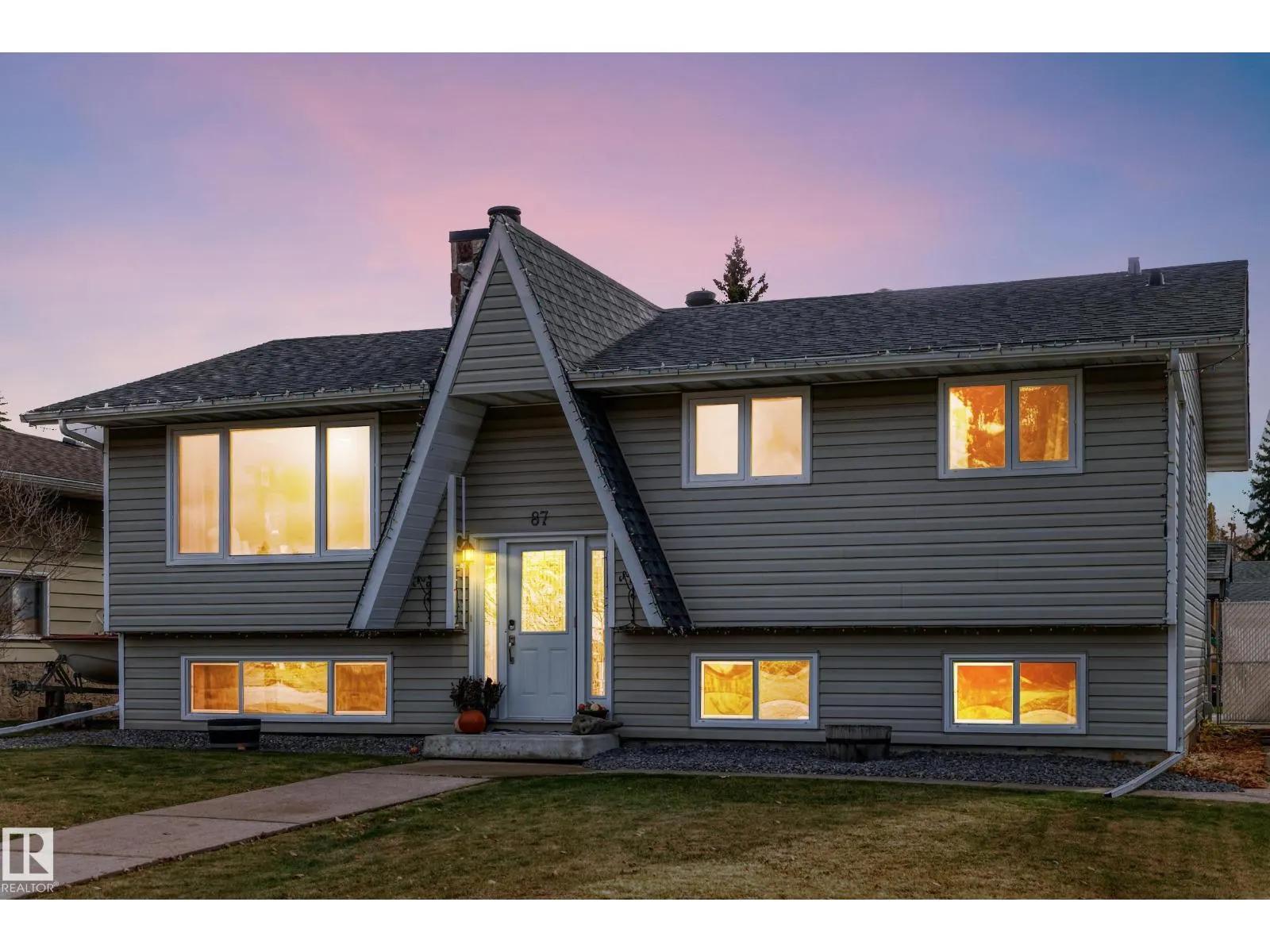 87 WAVERLEY CR