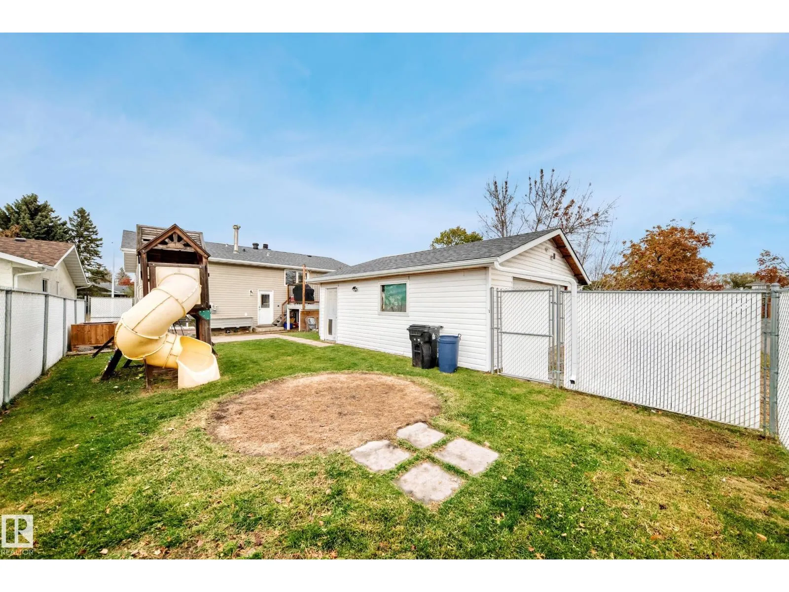 87 WAVERLEY CR