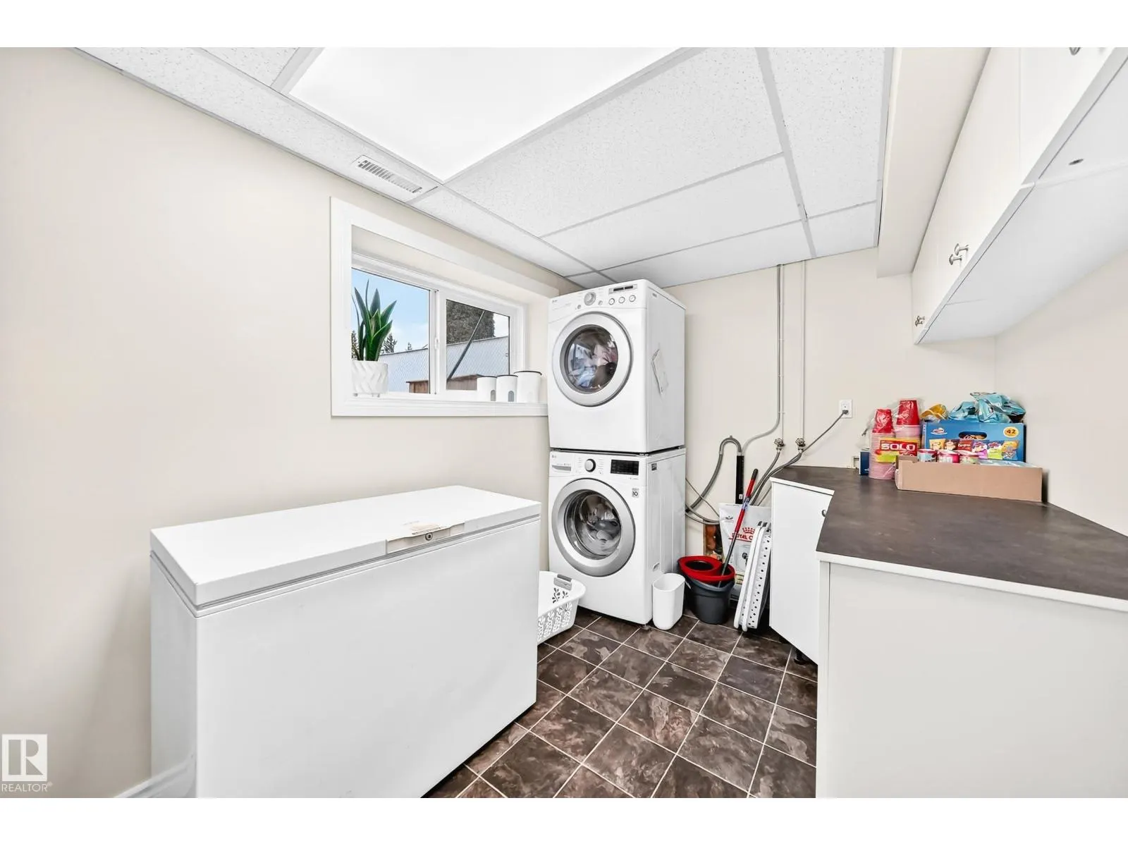 87 WAVERLEY CR