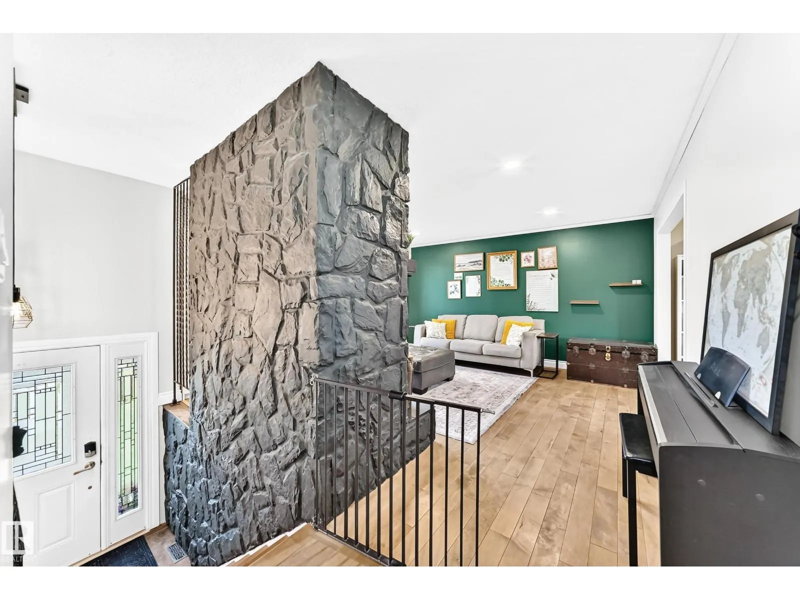 87 WAVERLEY CR