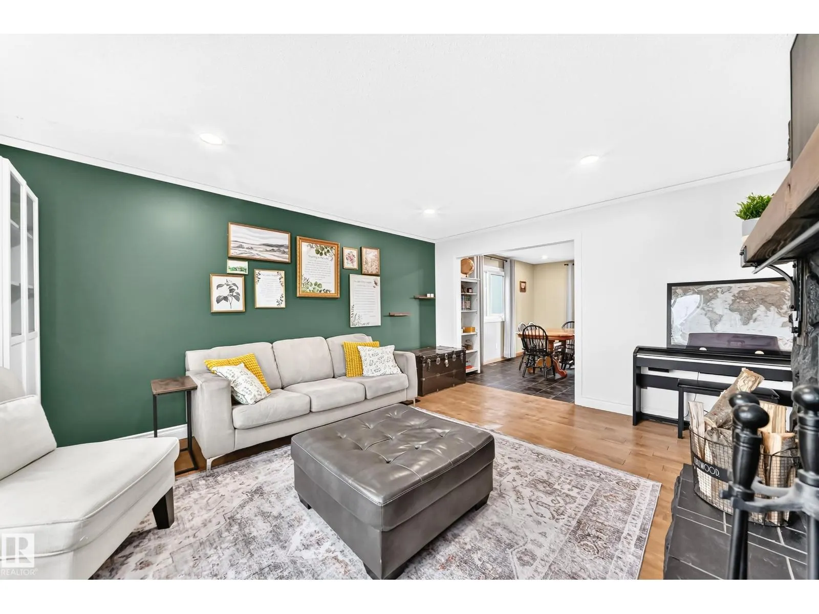 87 WAVERLEY CR