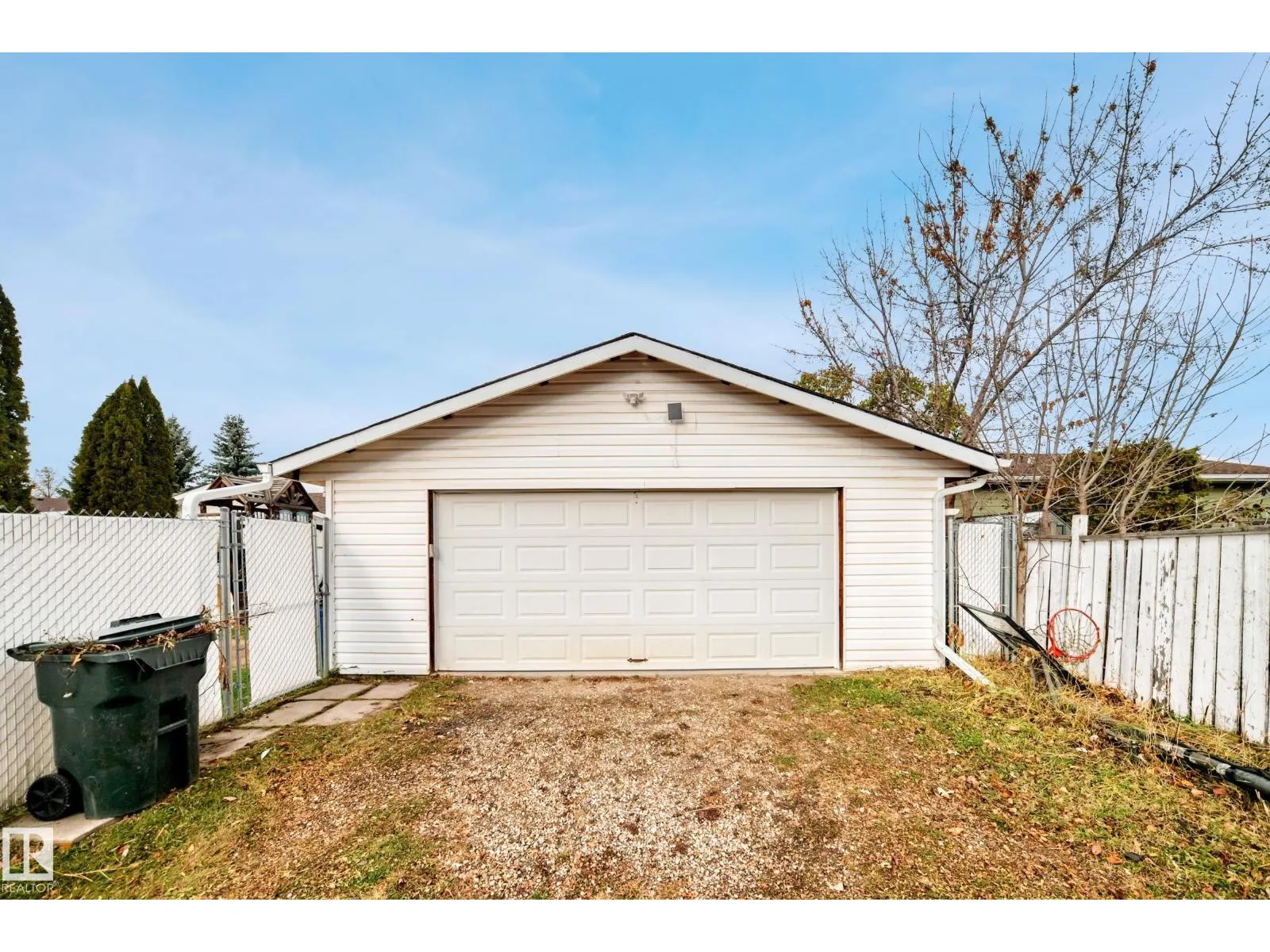 87 WAVERLEY CR