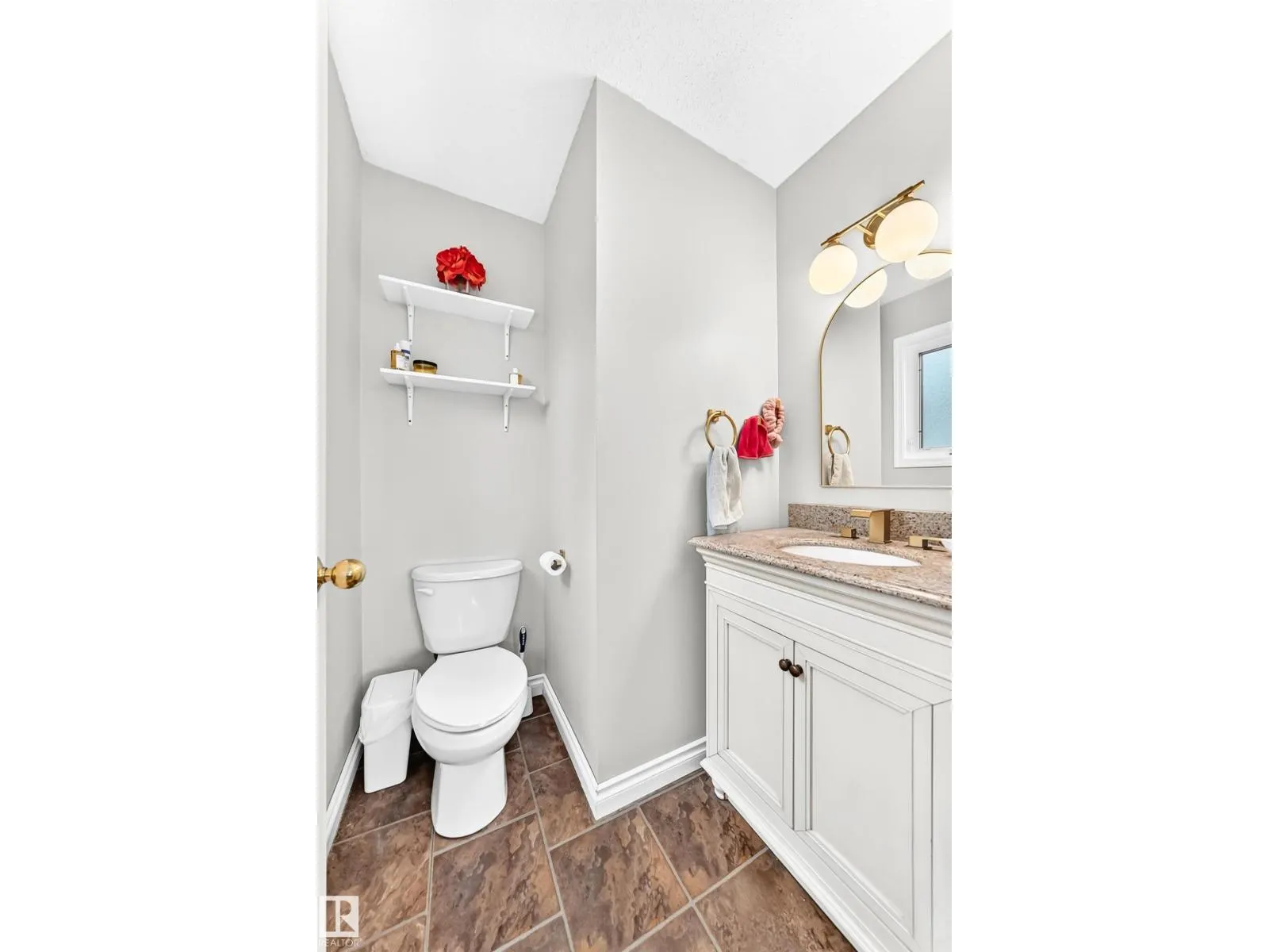 87 WAVERLEY CR