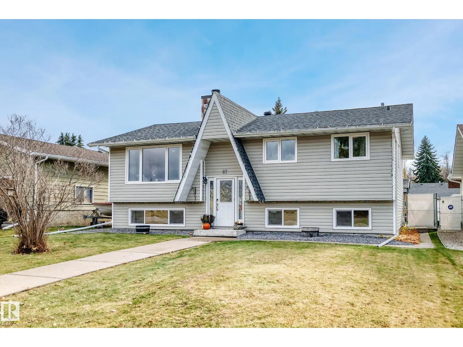 87 WAVERLEY CR