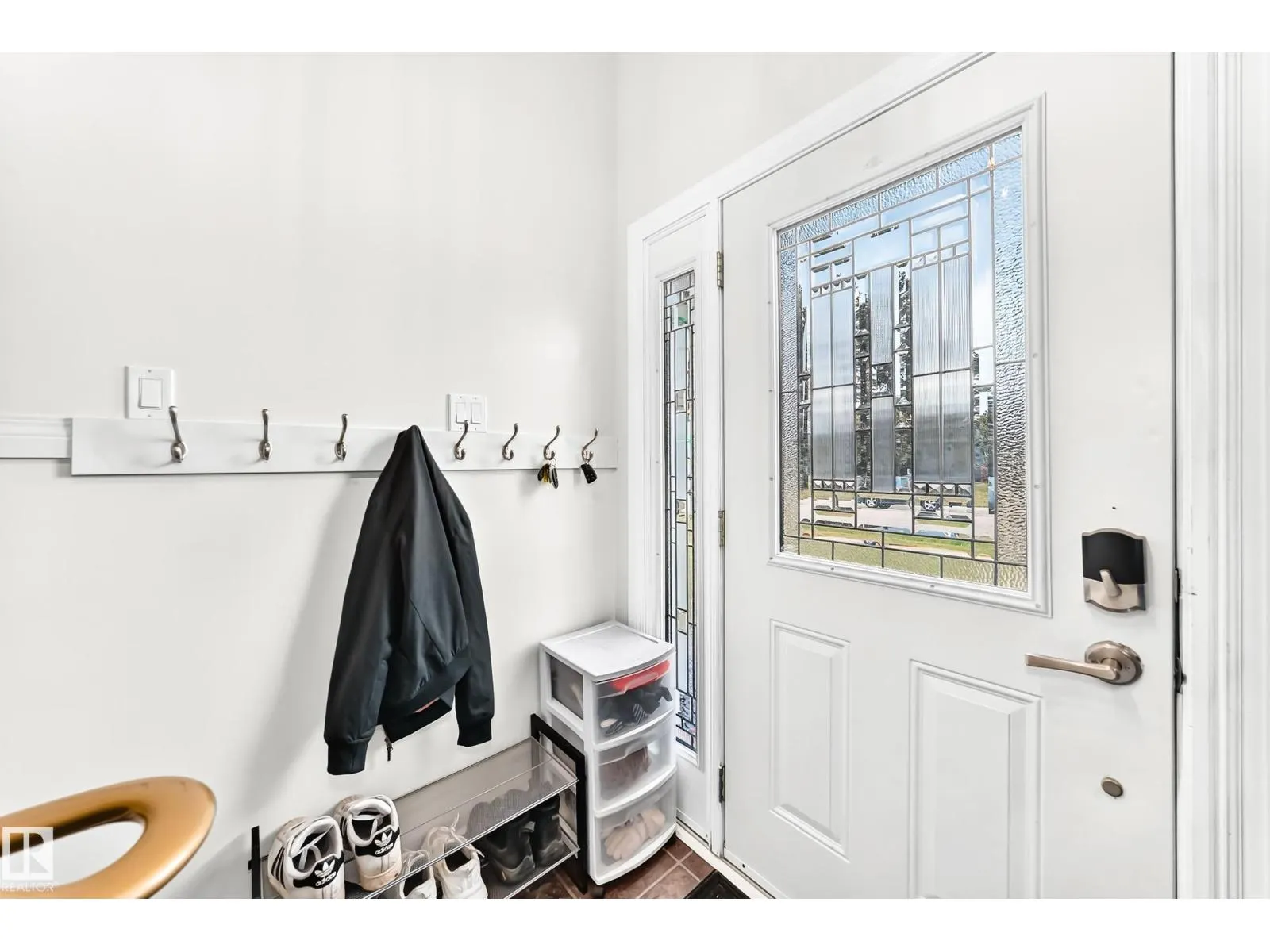 87 WAVERLEY CR