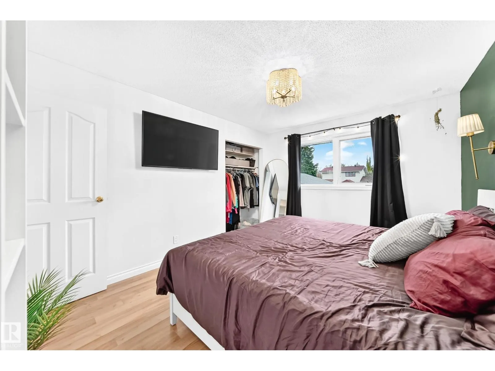 87 WAVERLEY CR