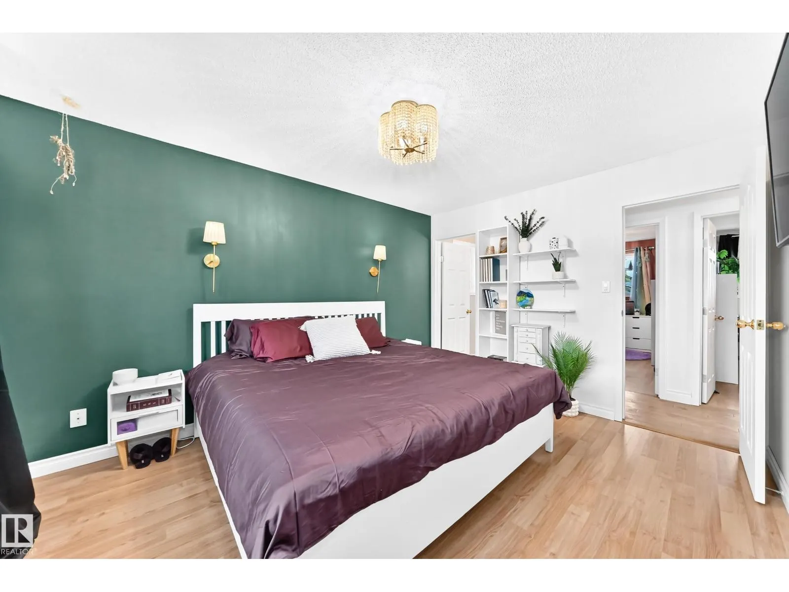 87 WAVERLEY CR