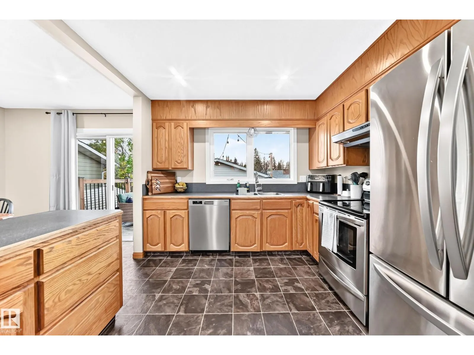 87 WAVERLEY CR