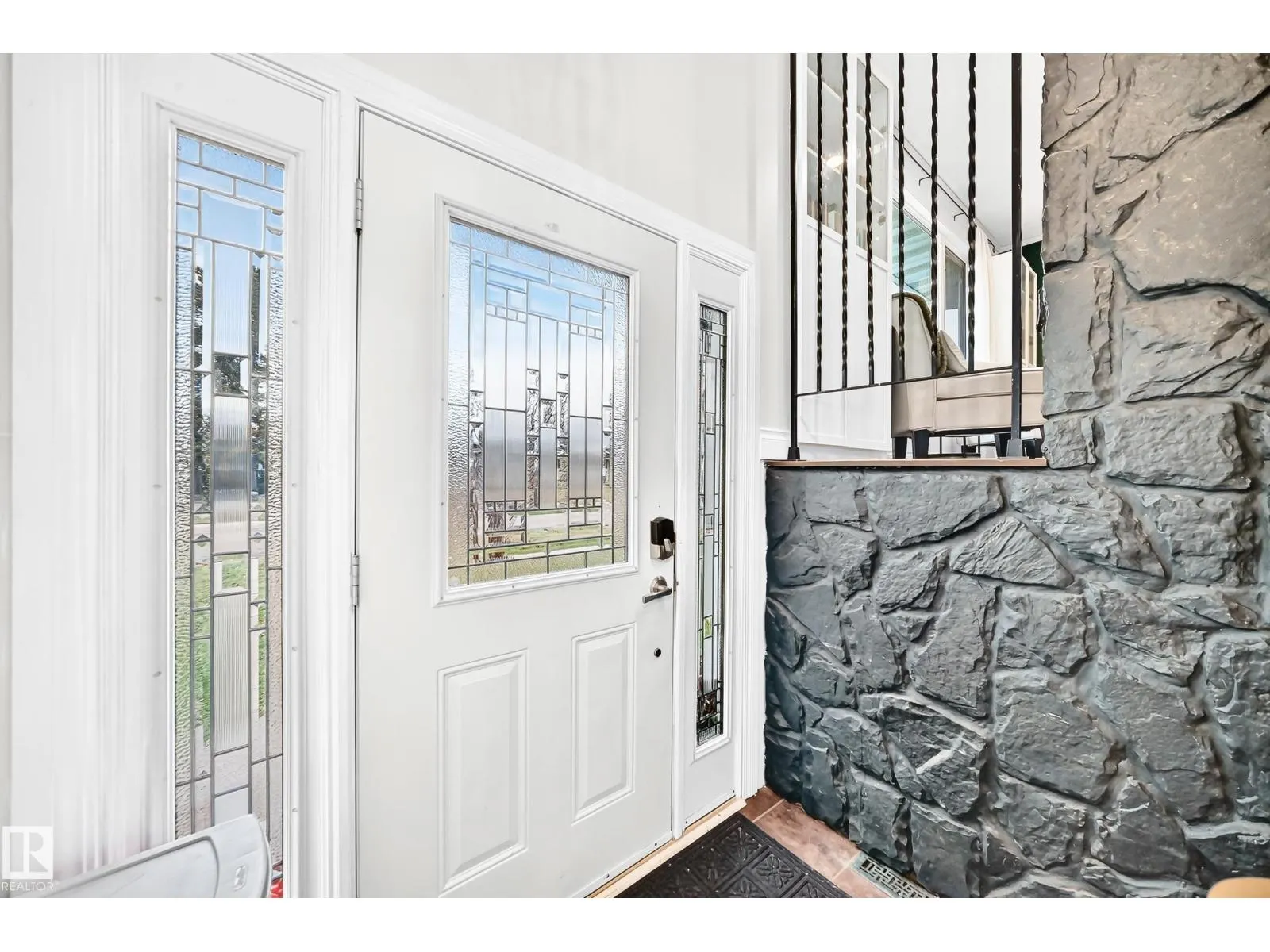87 WAVERLEY CR