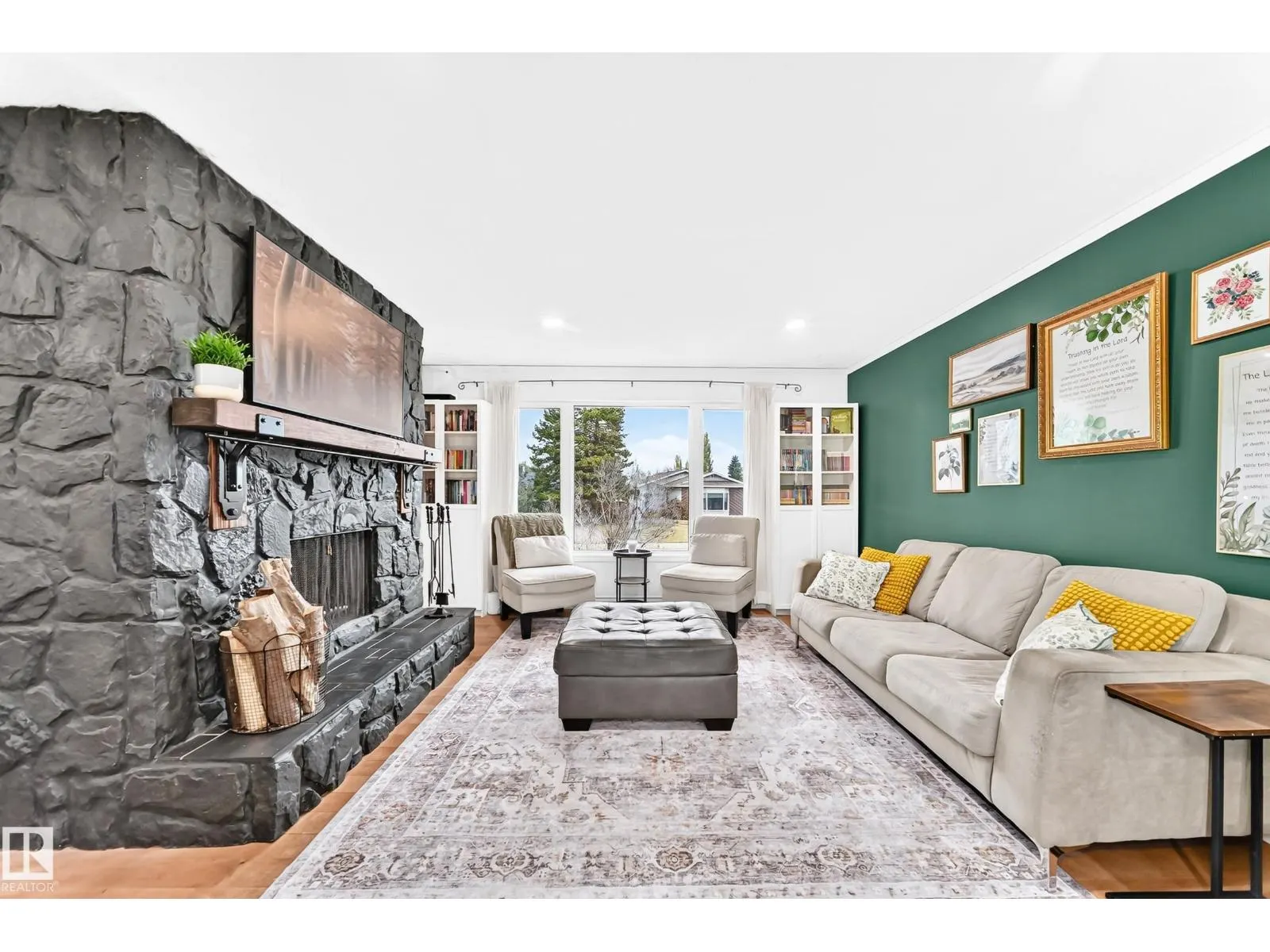 87 WAVERLEY CR
