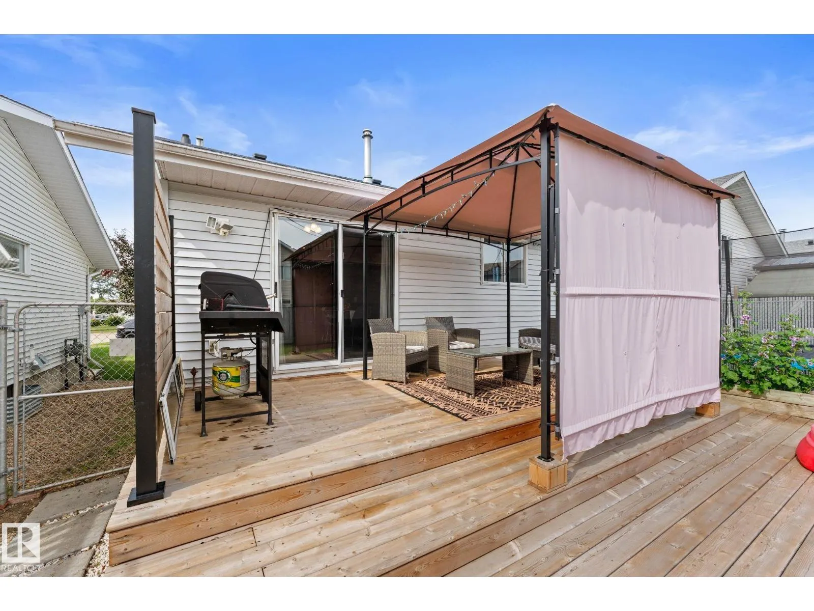 17607 91 ST NW