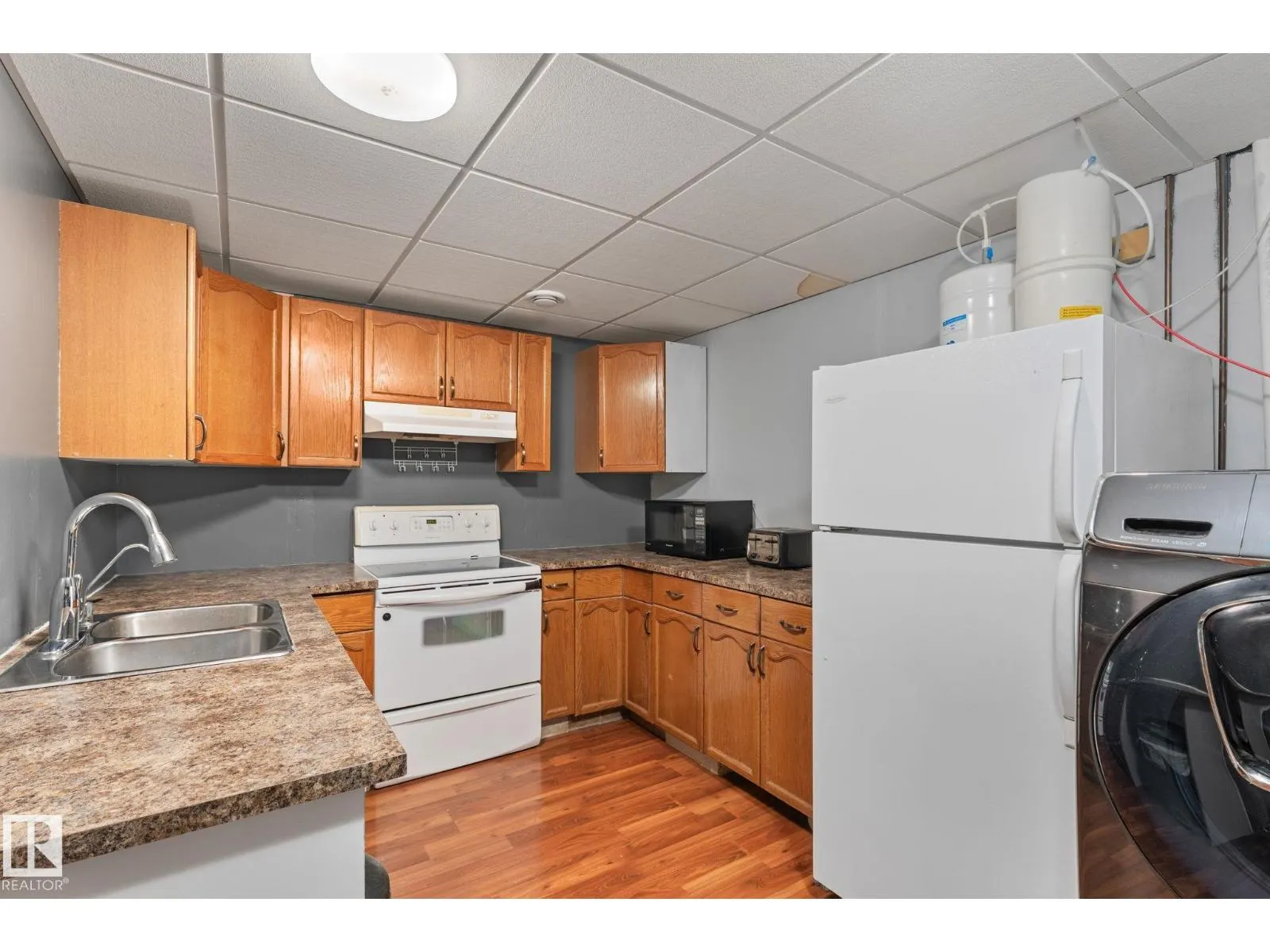 17607 91 ST NW