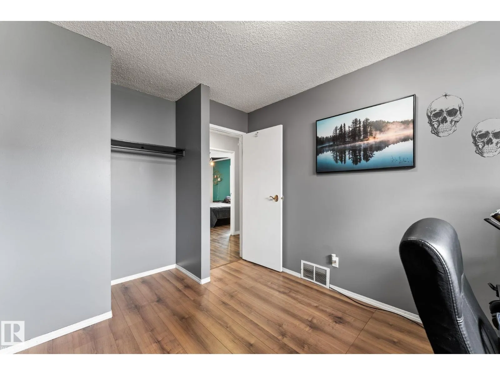 17607 91 ST NW