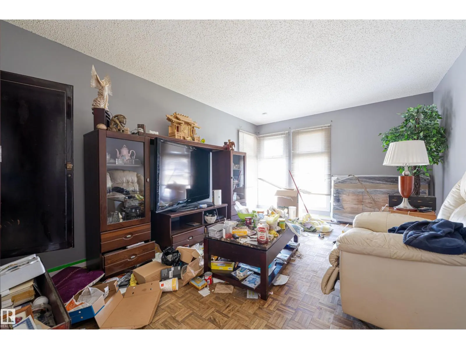 9224 82 ST