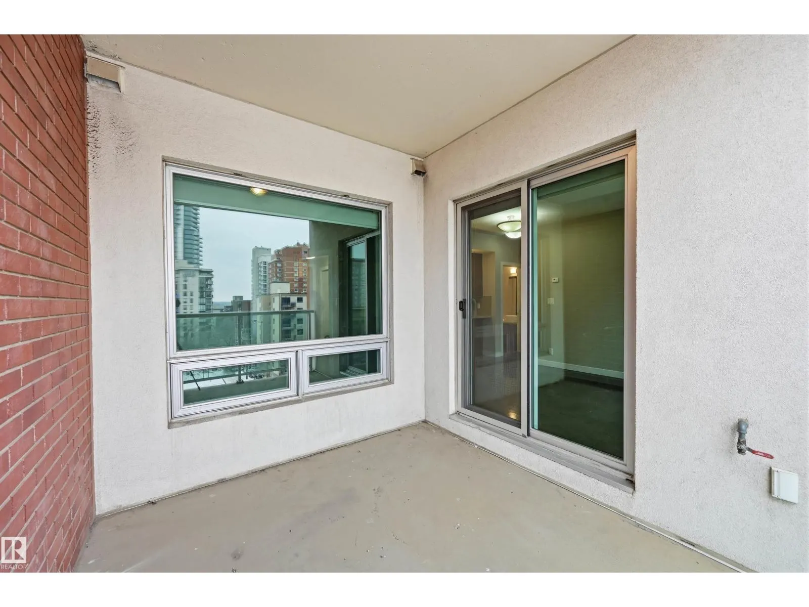 #805 10055 118 ST NW