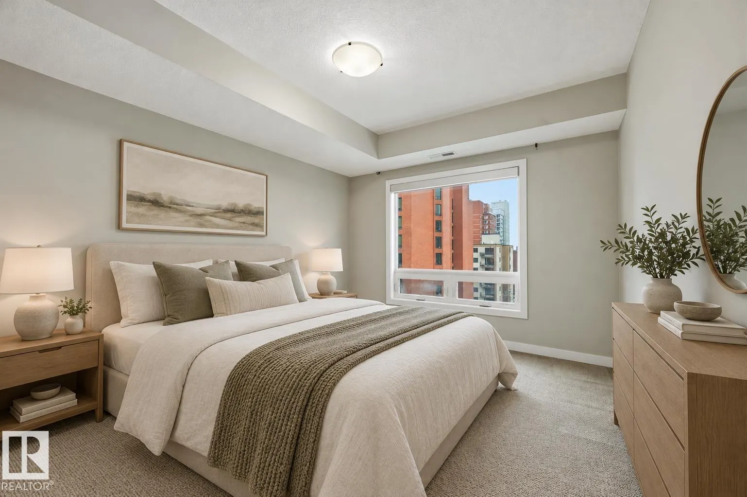 #805 10055 118 ST NW