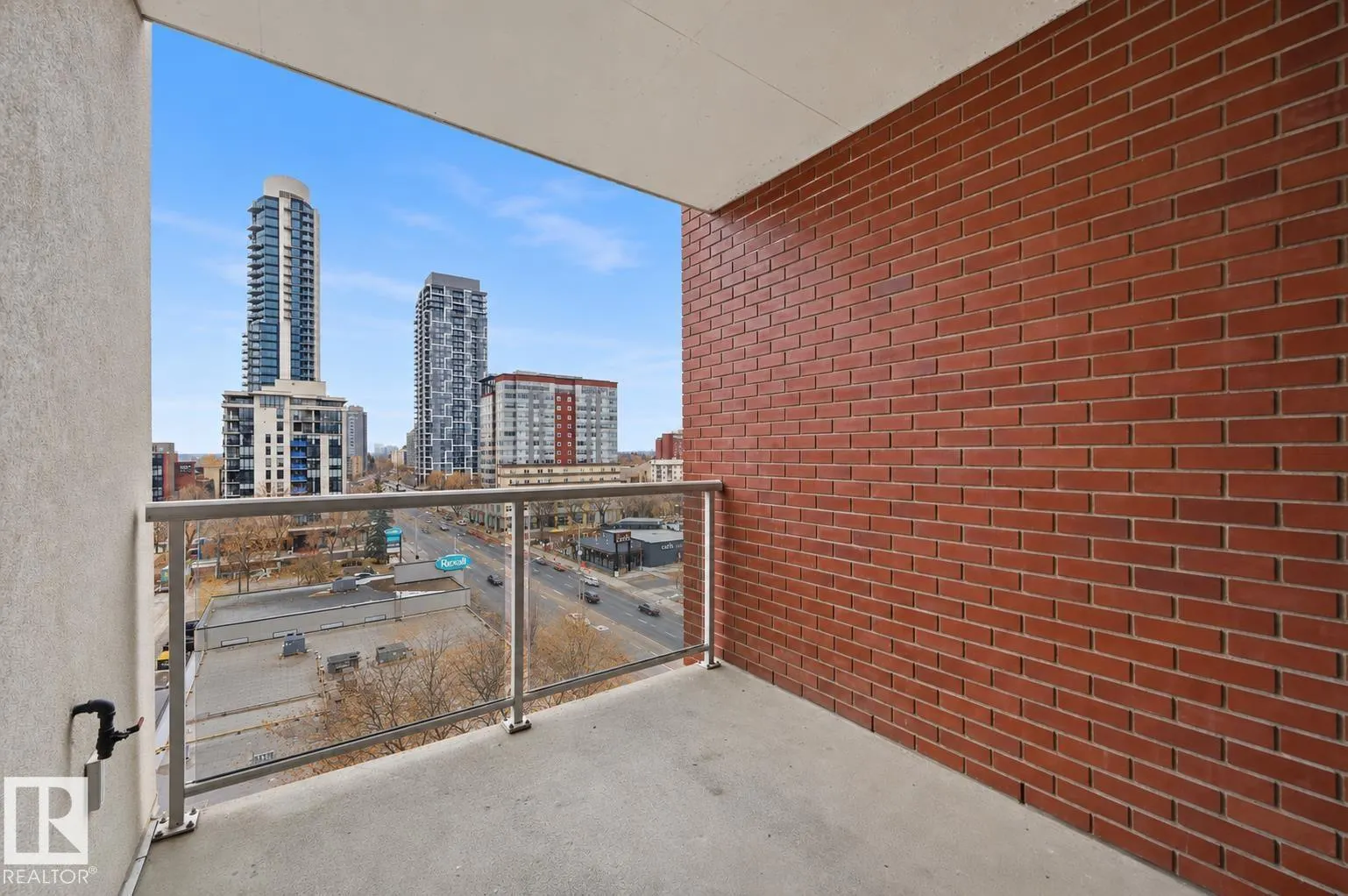 #805 10055 118 ST NW