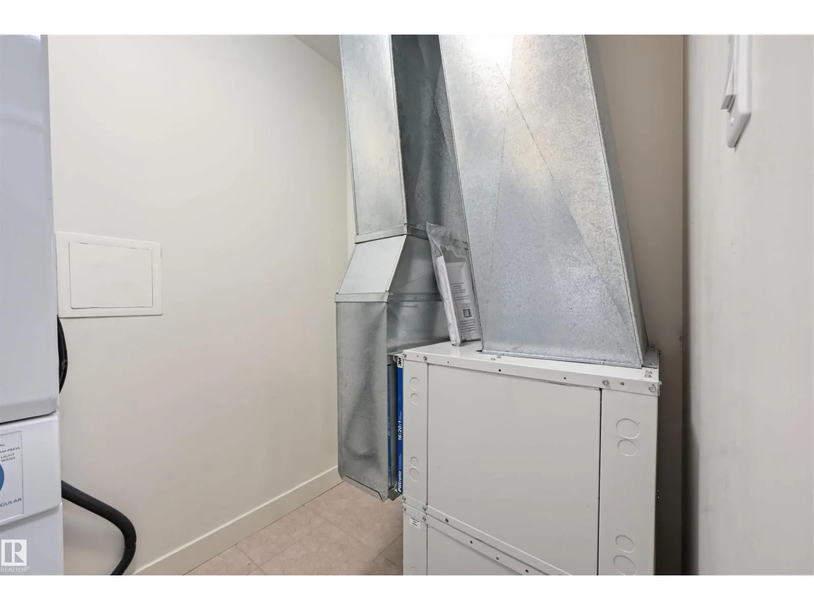 #805 10055 118 ST NW